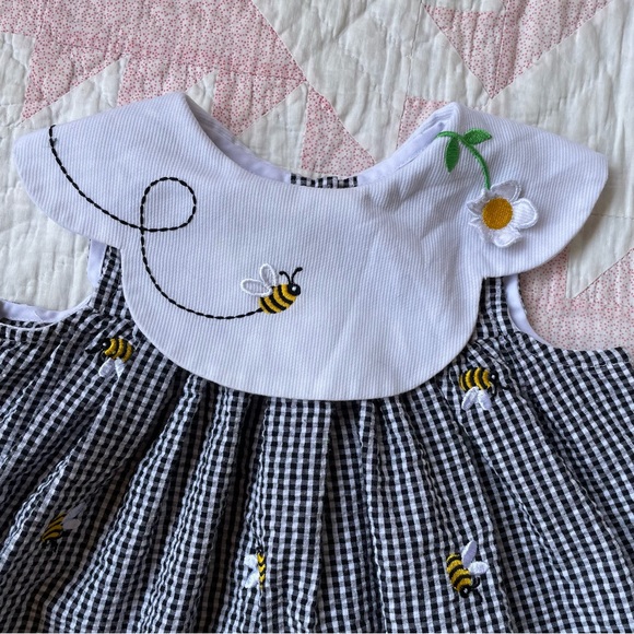 Bee detail gingham dress - Picture 2 of 5